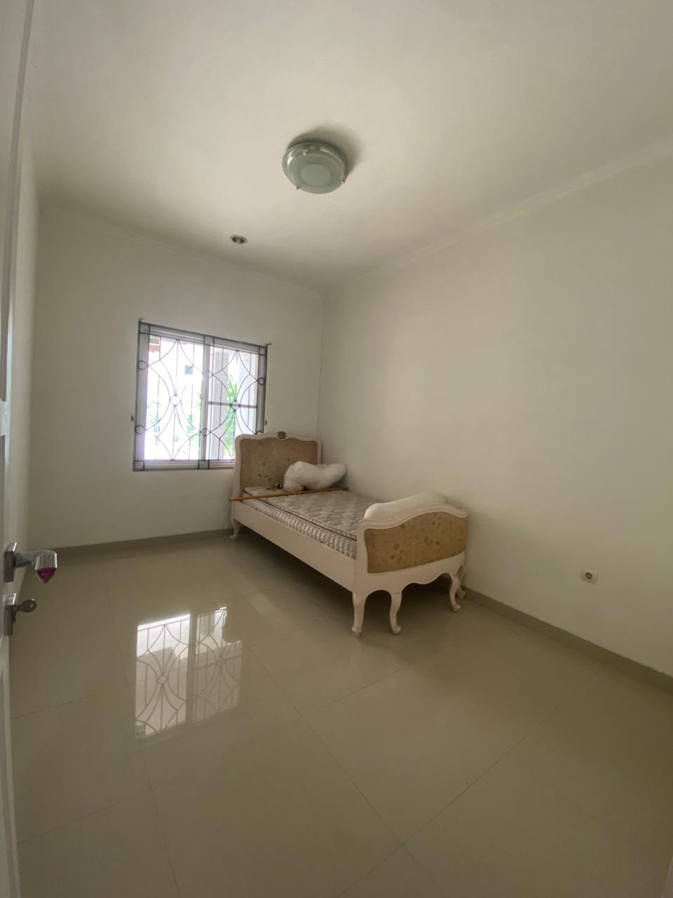 Rumah Disewakan di Cluster Taman Beverly Lippo Cikarang